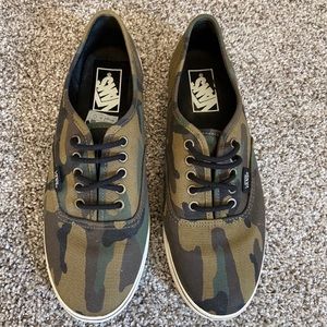 Camo Vans Lo Pro Women’s Size 8.5